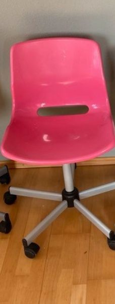 Krzesło do biurka dla dziecka Ikea