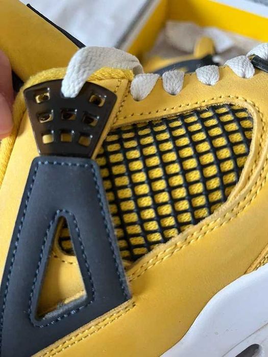 Buty damskie Trampk Jordan_Air_Jordan_4_retro_"tour yellow" R.38