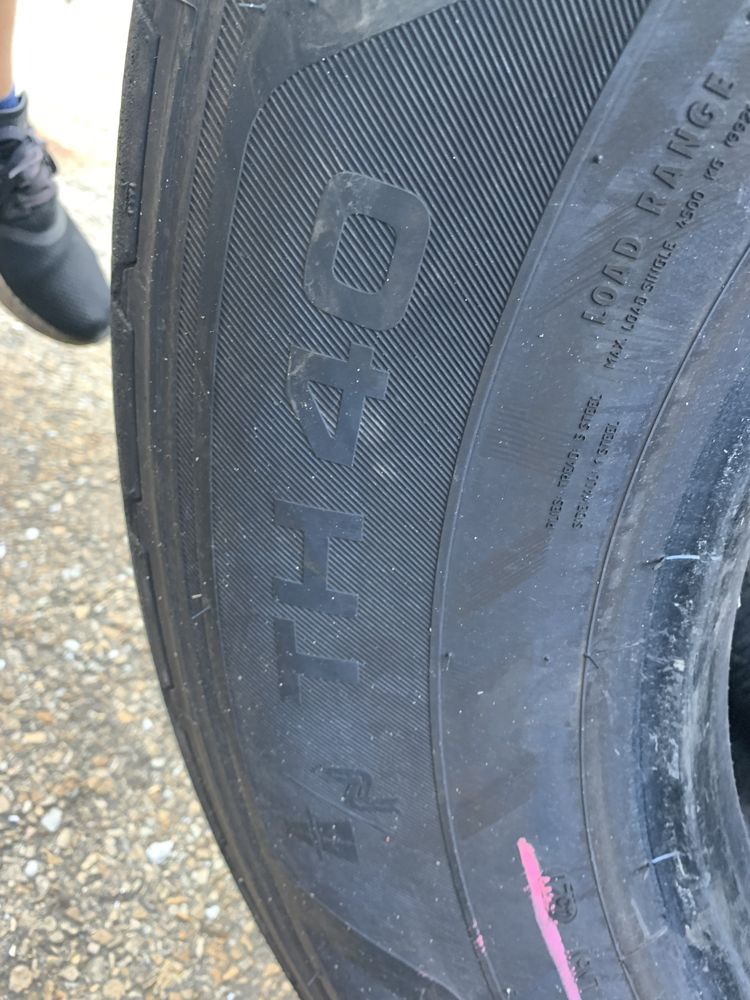 D41. 385/55/22,5 Uniroyal TH40
