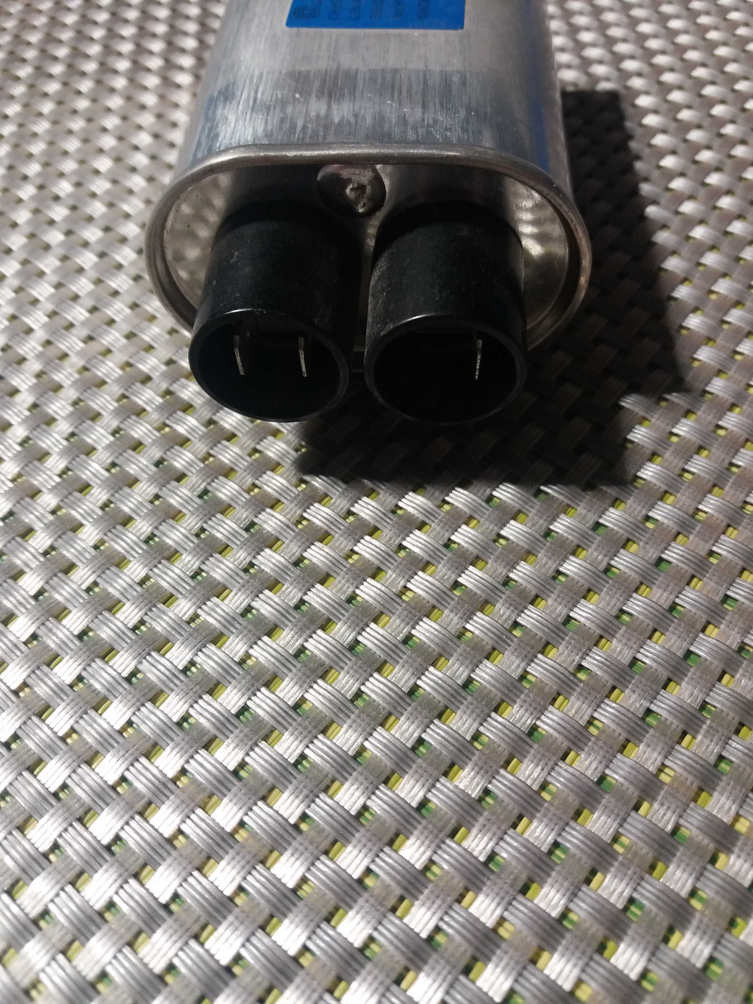 Конденсатор для СВЧ-печи 0.95uF CH85 21095 2100V(клеммы 2+1)BiCai