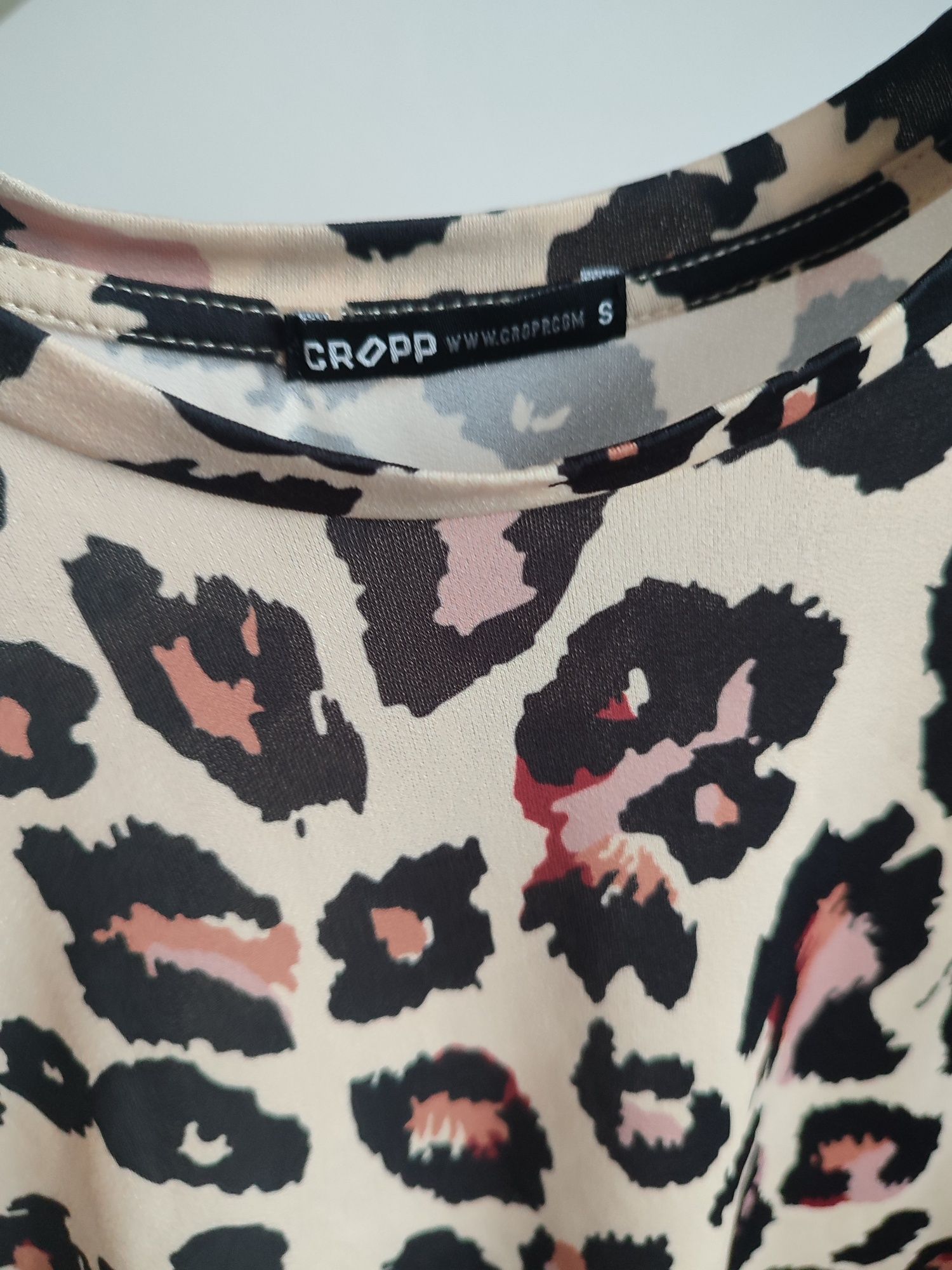 Animal print t-shirt pantera z ozdobnymi lampasami