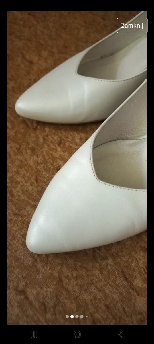 perłowe kremowe buty na obcasie ślubne