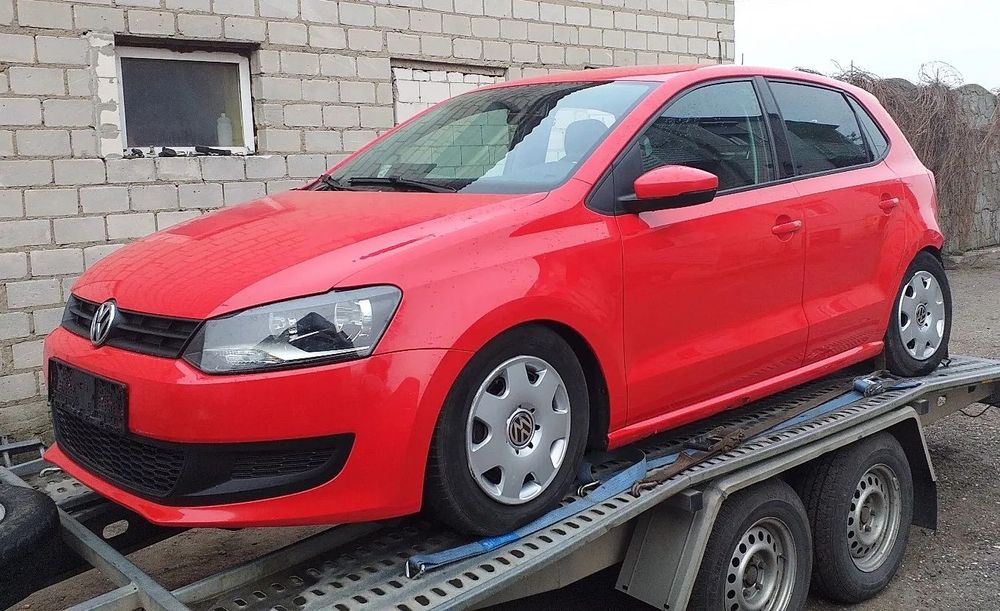 Na części Polo V 6R 1.4 benzyna silnik CGG skrzynia LVE lak. LP3G zderzak maska drzwi błotnik szyba fotele kanapa deska lampa