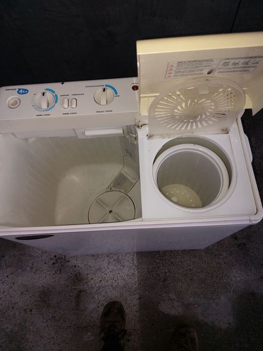 Стиральная машина-полуавтомат .