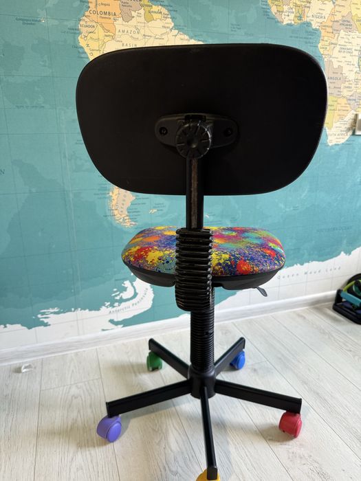 Дитячий компʼютерний стілець