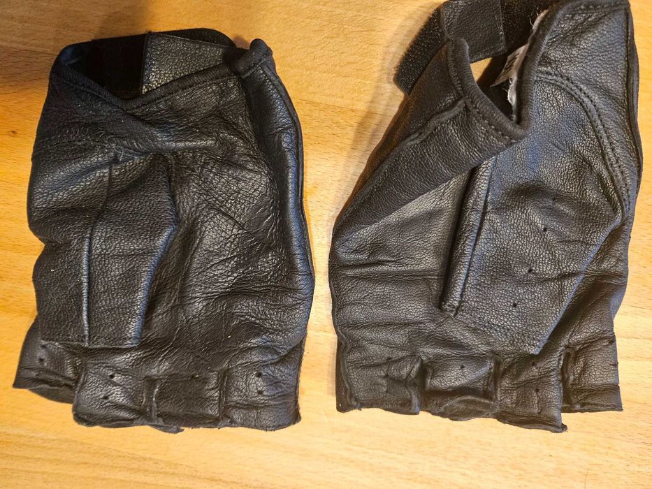 Zestaw 3 par rękawiczek motocyklowych, używane. Tanio !