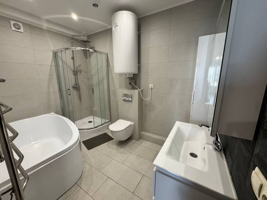 Продам будинок-дуплекс 2 поверховий Святопетрівське.