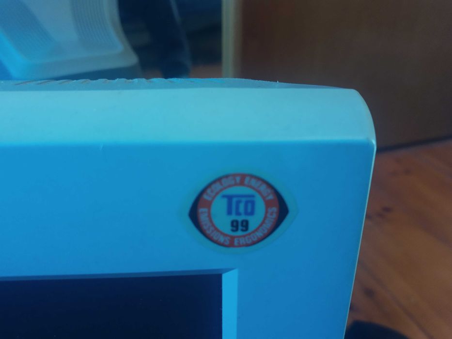 Monitor LG Flatron F700B - CRT kineskopowy 17 cali