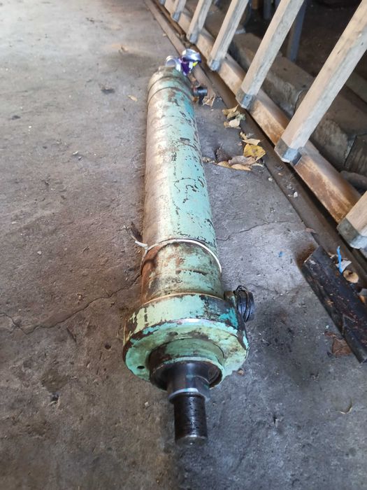 Продам гідроциліндр