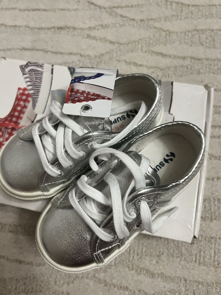 Сріблясті кеди superga. Нові. Розмір-25
