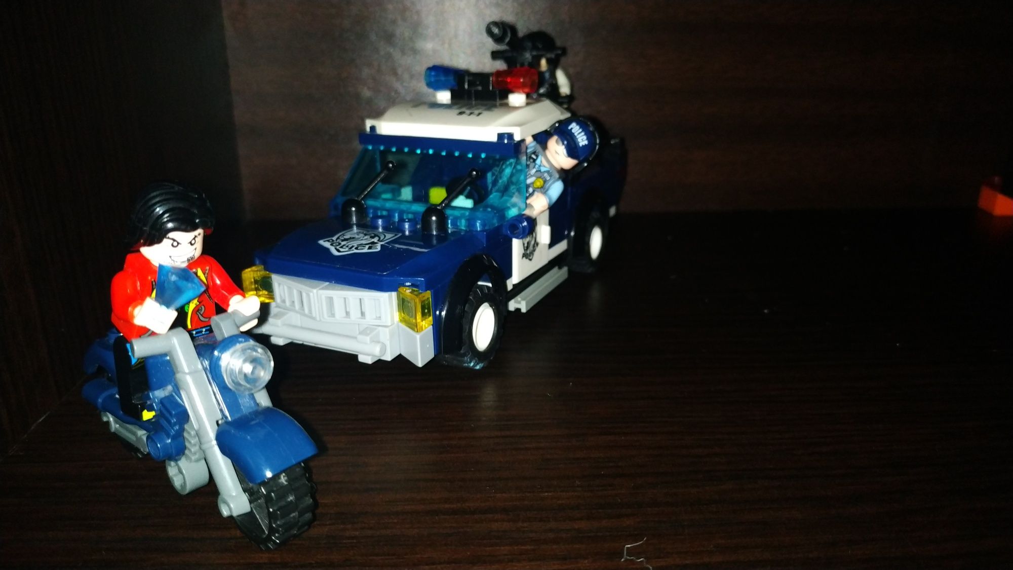 Lego поліцейська машина лего полицейская машина
