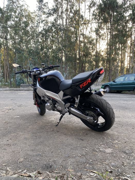 Yamaha FZR 600R