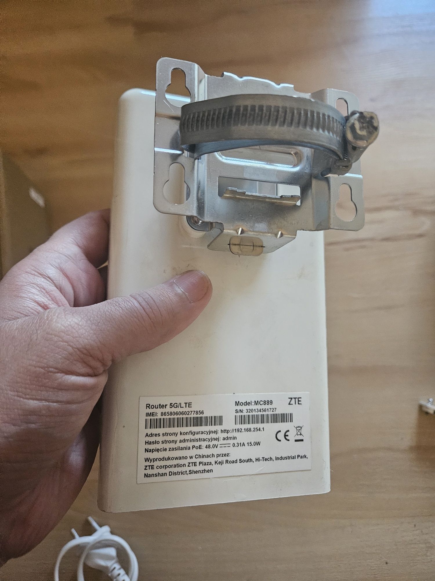 Router zewnętrzny modem 5G / LTE ZTE MC889 cały zestaw
