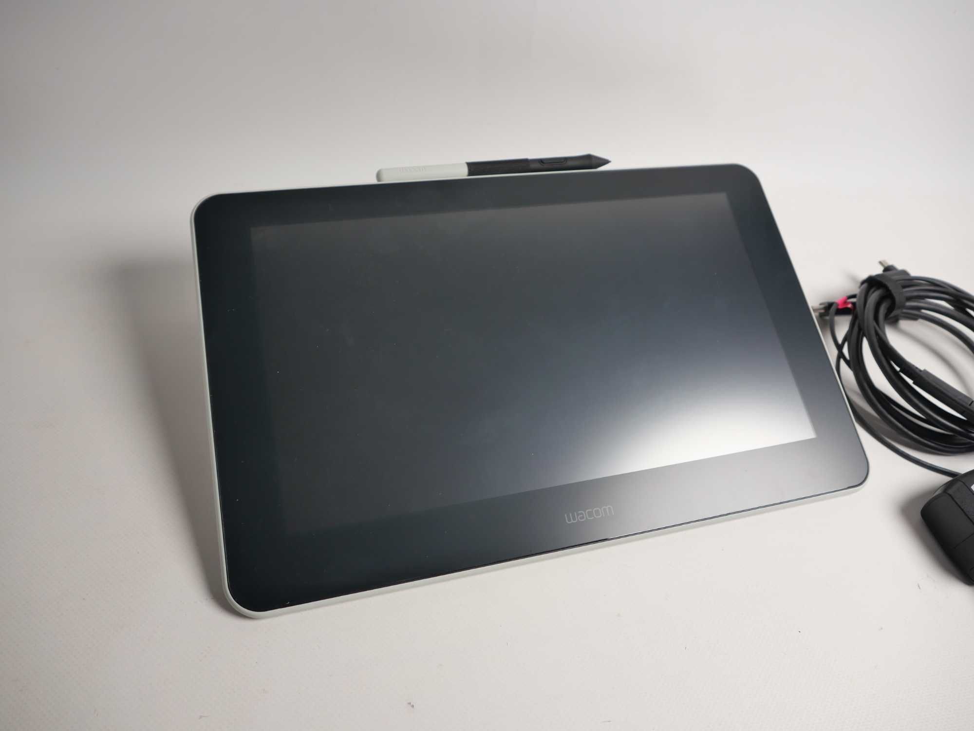Графічний планшет для малювання Wacom One 13 (DTC133W0B) 13.3" Full HD