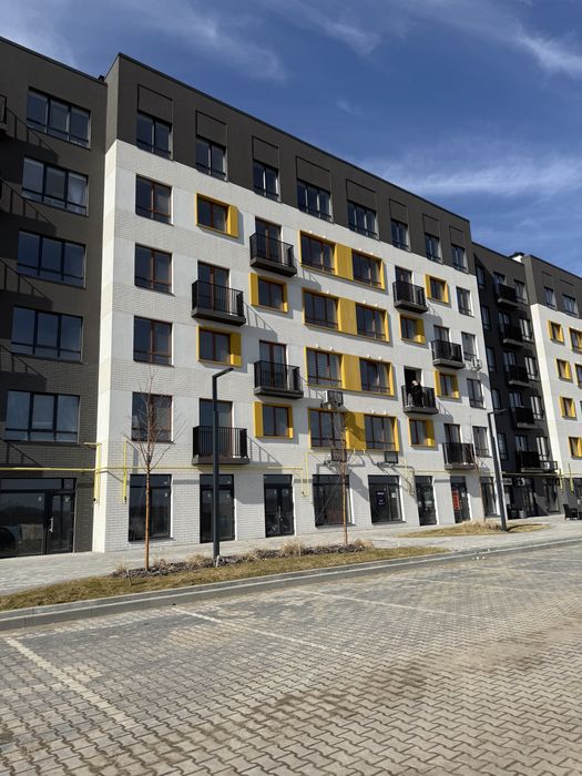 Продаж квартири з видом на набережну