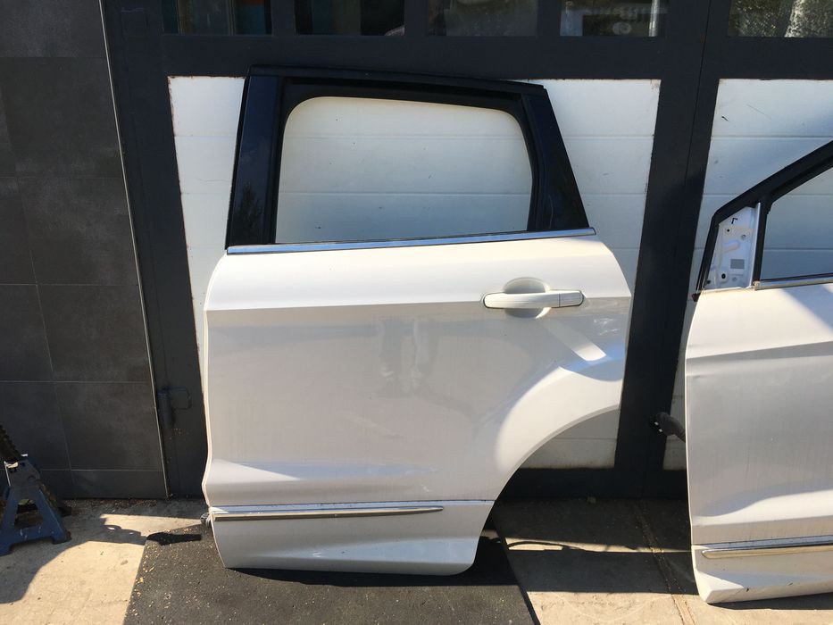 Drzwi lewy tył lewe tylne Ford Kuga mk2 vignale biała perła