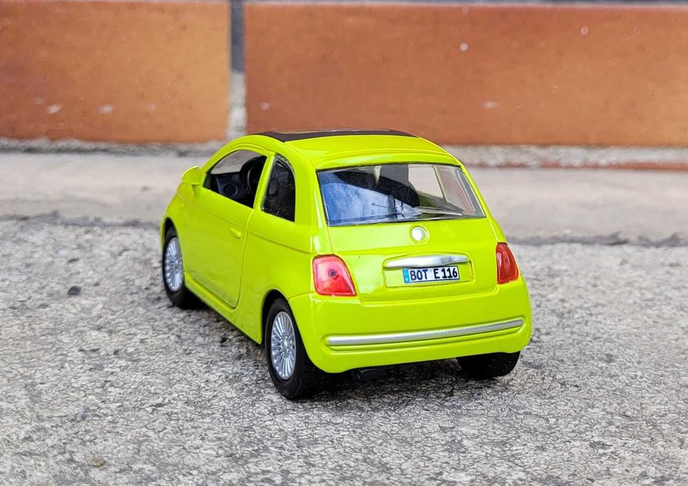 Kolekcja modeli Fiat 500 Unikat 1:34 piękny Zielony kolor 11 cm