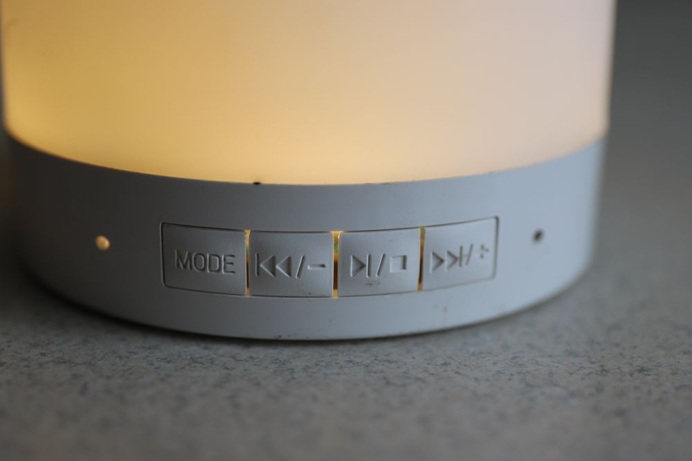 Smart lamp witch speaker