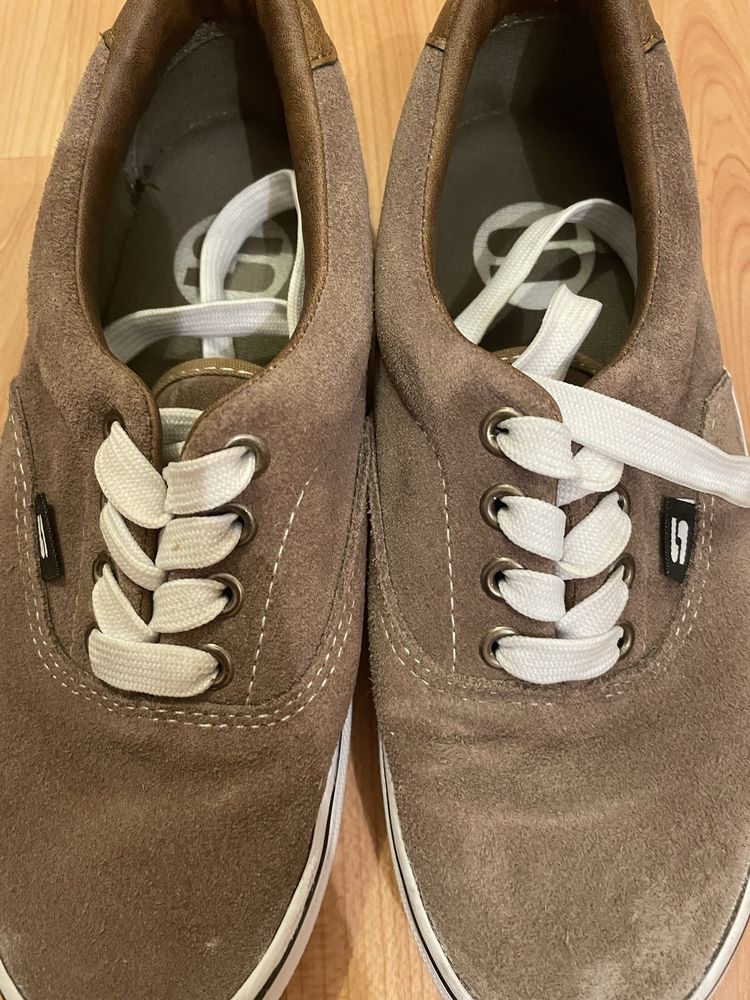 Tenis com atacador