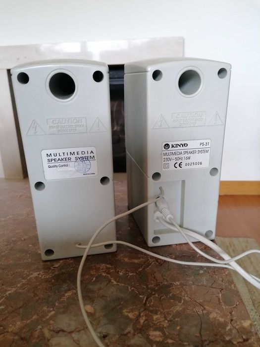 Sistema de som Kinyo como novo