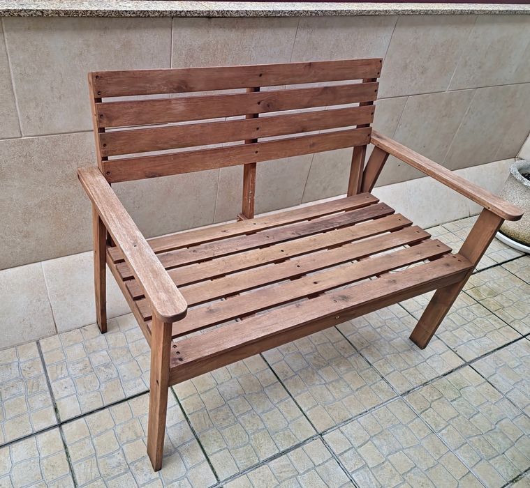 Banco Jardim Acácia