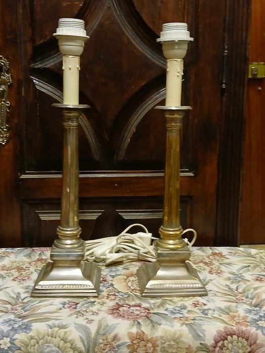 Vendo  duas lâmpadas antigas