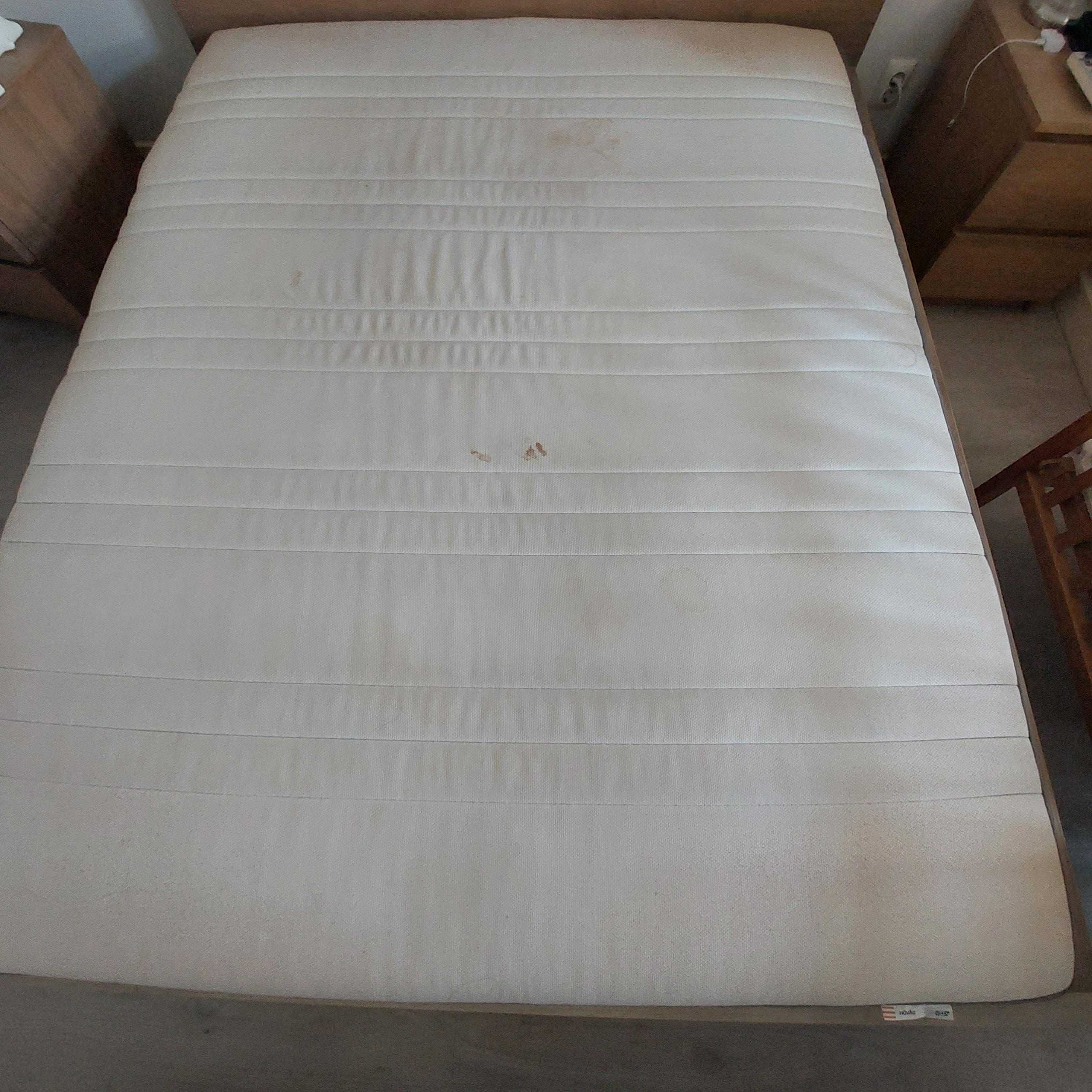 Estrutura de cama chapa carvalho c/velatura branca 140x200 + colchão