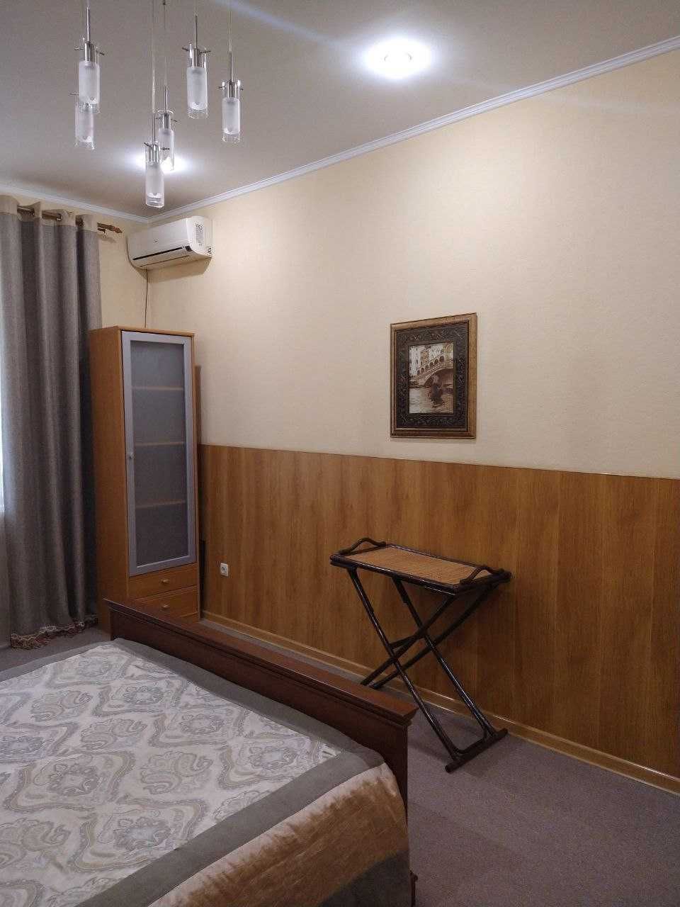 Сдам 2-к. полном. кв. в Центре (р-н пл. Фестивальной)  (свет не откл.)