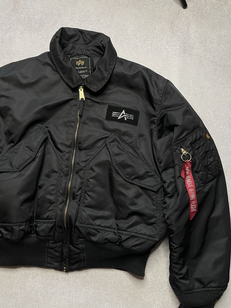 Бомбер Alpha industries