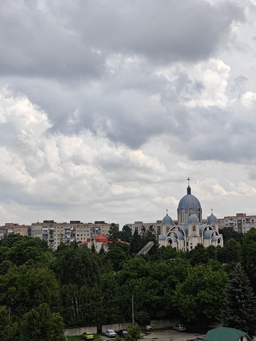 Продаж 2к. Поряд з парком!