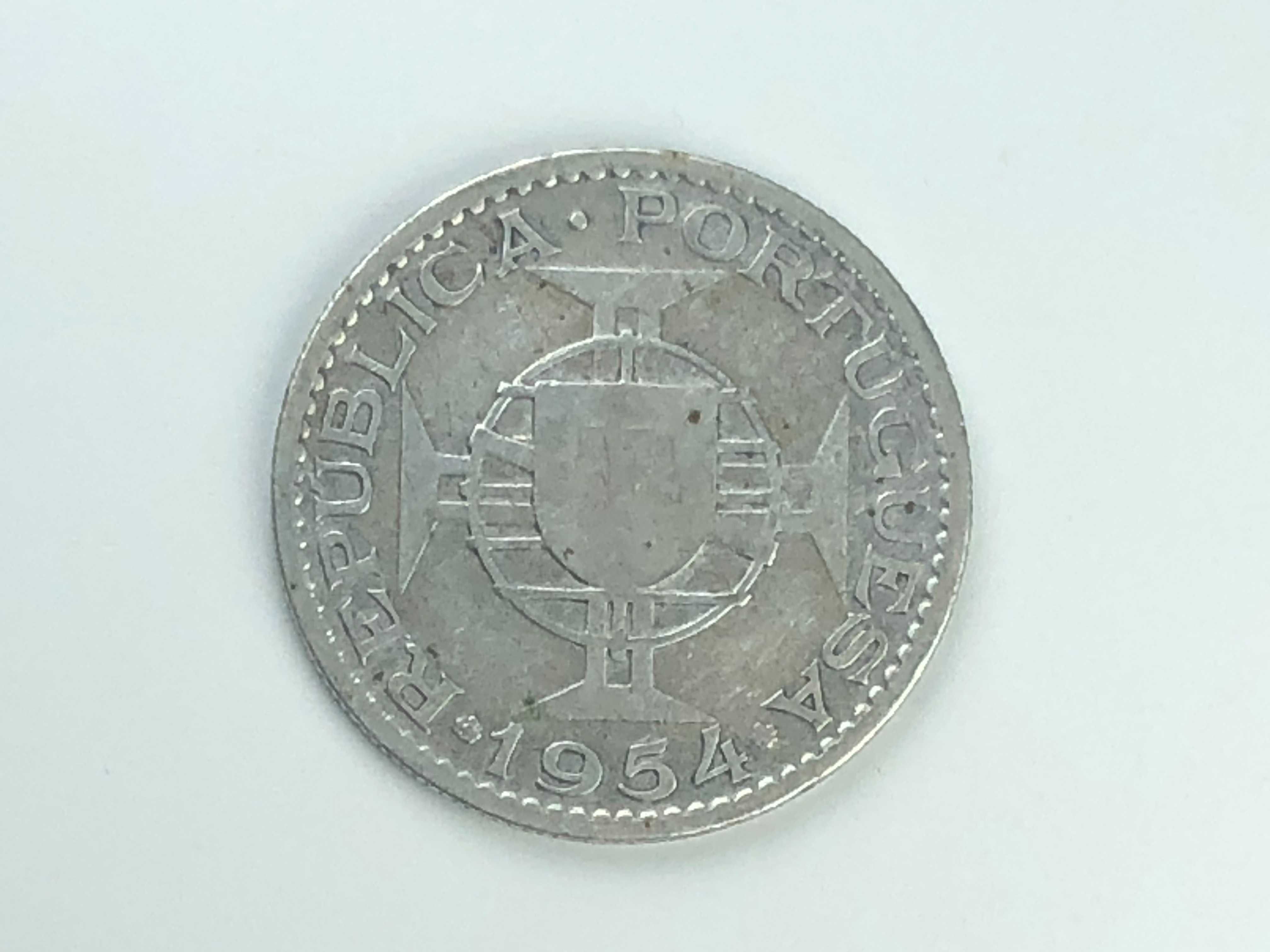 Lote 3 moedas Moçambique Prata e Niquel 10 Escudos 1954, 1970 e 1974