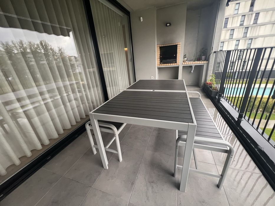 Mesa e bancos de exterior