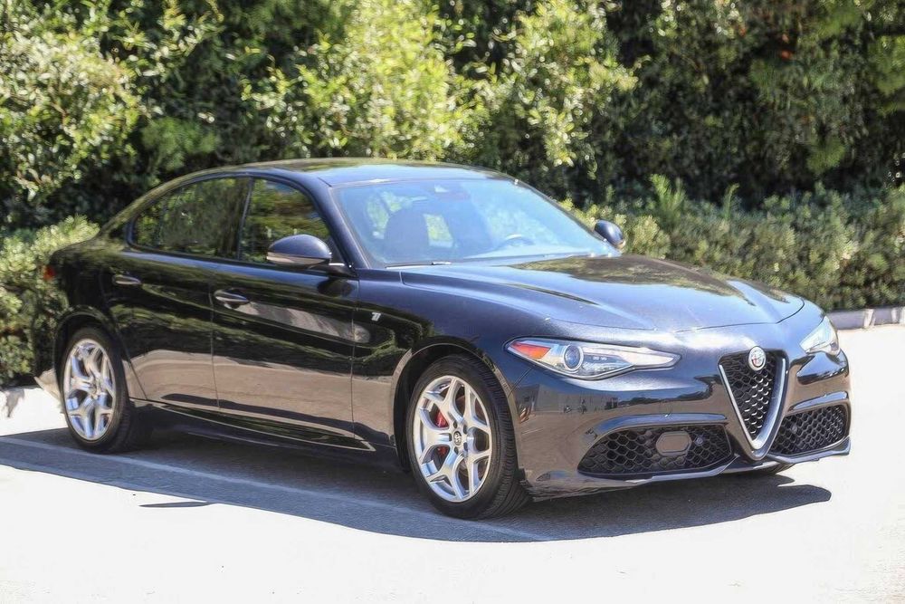 Alfa Romeo Giulia Ti      2022