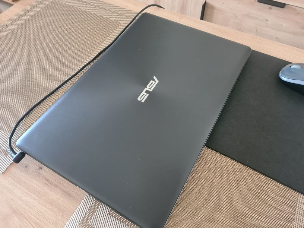 Laptop Asus 15,6 R510j i7 1TB SSD 12GBRam NVIDIAGTX950 stan bdb Wind10