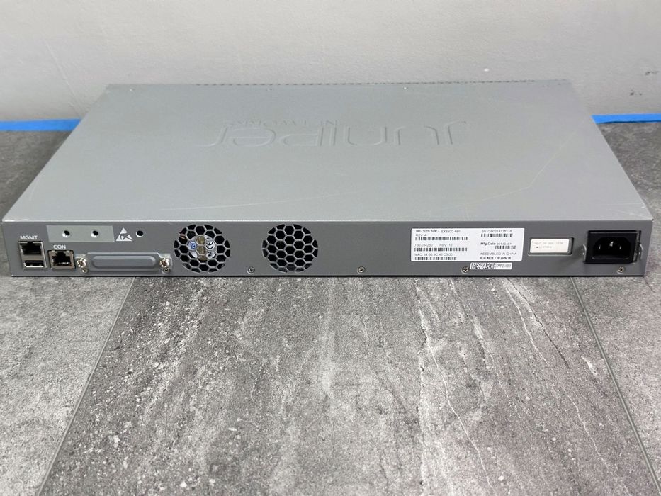 Комутатор Juniper EX3300-48P PoE+