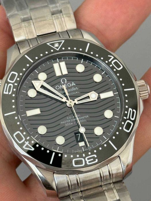 чоловічий наручний годинник Omega Seamaster Diver 300m green