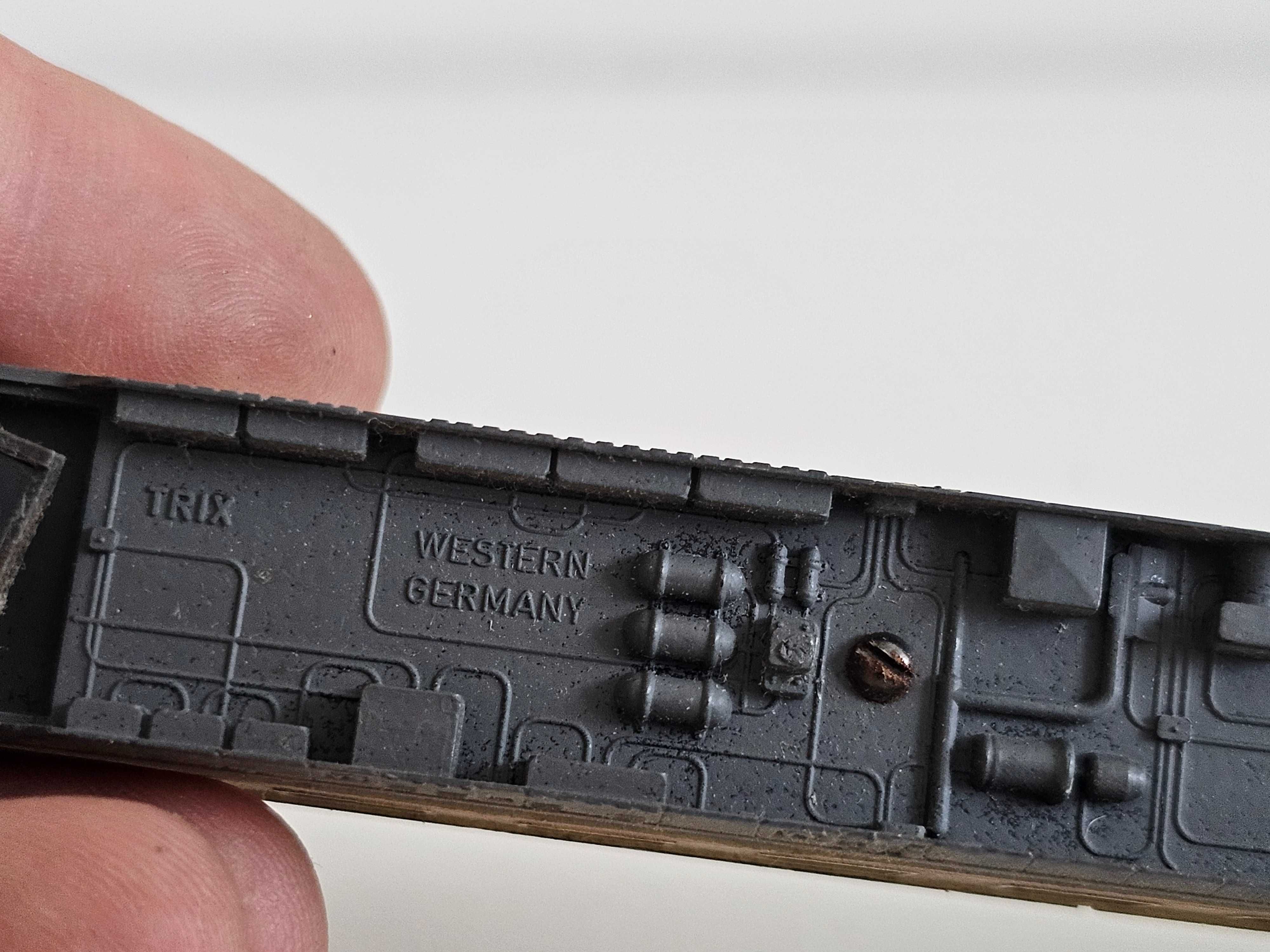 Trix wagon pasażerski osobowy DB skala N 1:160