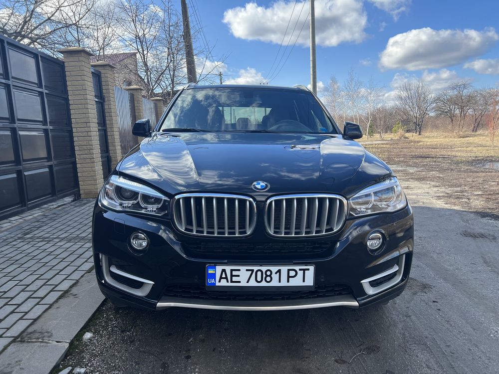 Продам BMW X5 2017 год