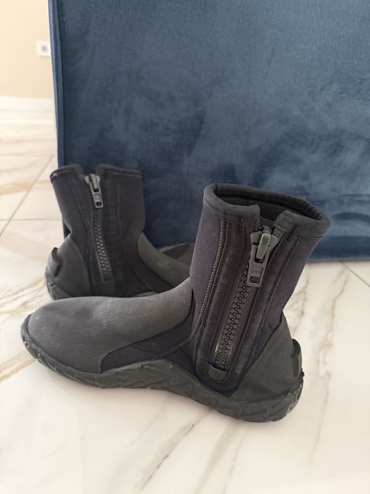 Шкарпетки неопренові, чоботи, рукавички для дайвінгу. Scubapro