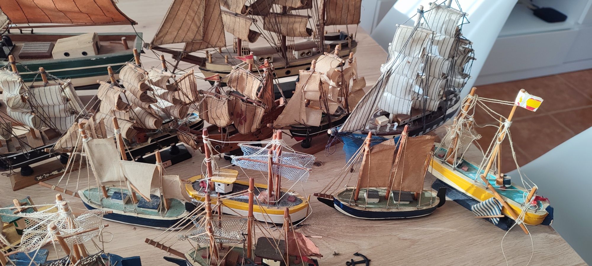 Barcos miniatura + de 20 peças