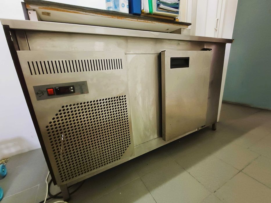 2 Vitrines Refrigeradas + 1 Balcão Refrigerado + 1 Balcão Neutro