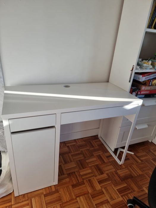 Secretaria + cadeira de escritorio