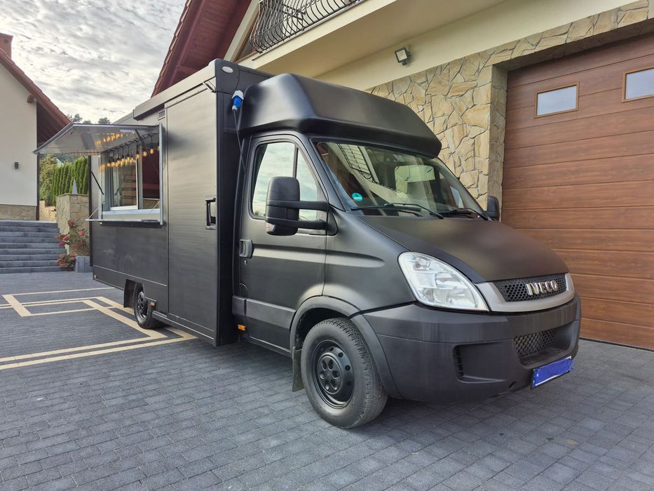 Iveco FoodTruck Sklep Bar Specjalny Samochód gastronomiczny  Iveco Sklep-Bar Samochód specjalny Gastronomiczny Burger Pizza itd.