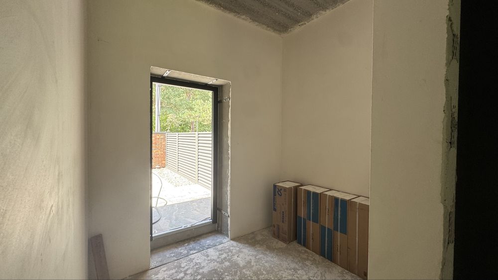 Таунхаус із чистовим наповненням у Стоянці біля рекреаційної зони