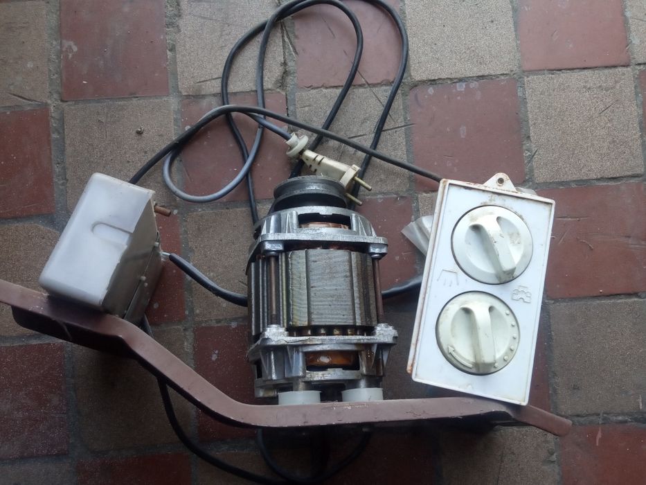 Продам електро двигун.