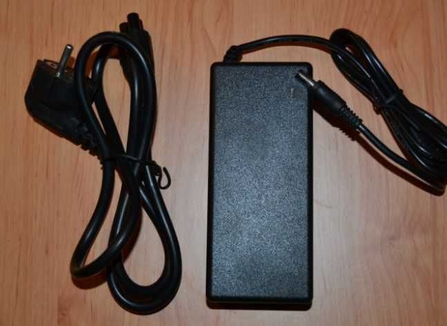Carregador NOVO para Portátil Toshiba