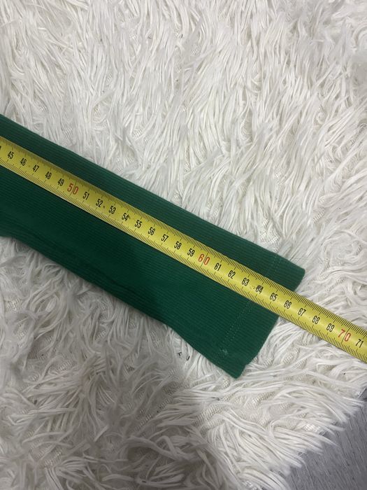 Кофта облягаюча зелена