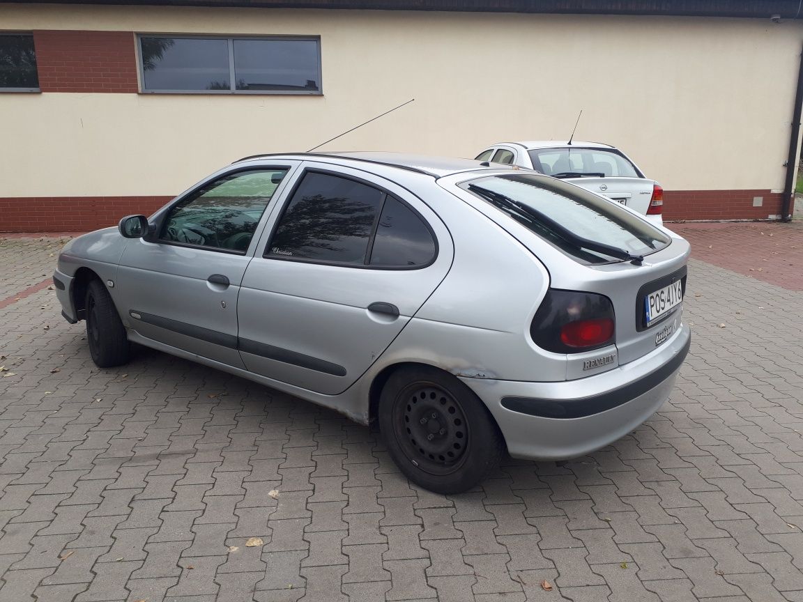 Renault Megane I  na Częśći 1,6 benzyna 75KM hatchback  KOLOR MV640.