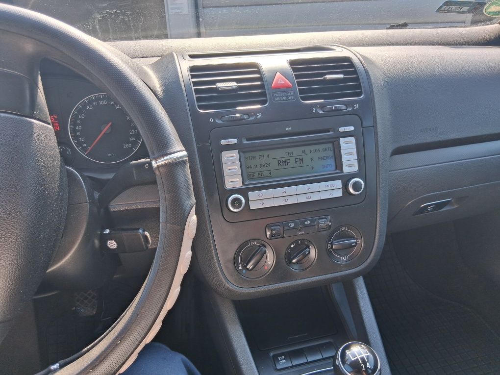Volkswagen Golf 1.6 mpi