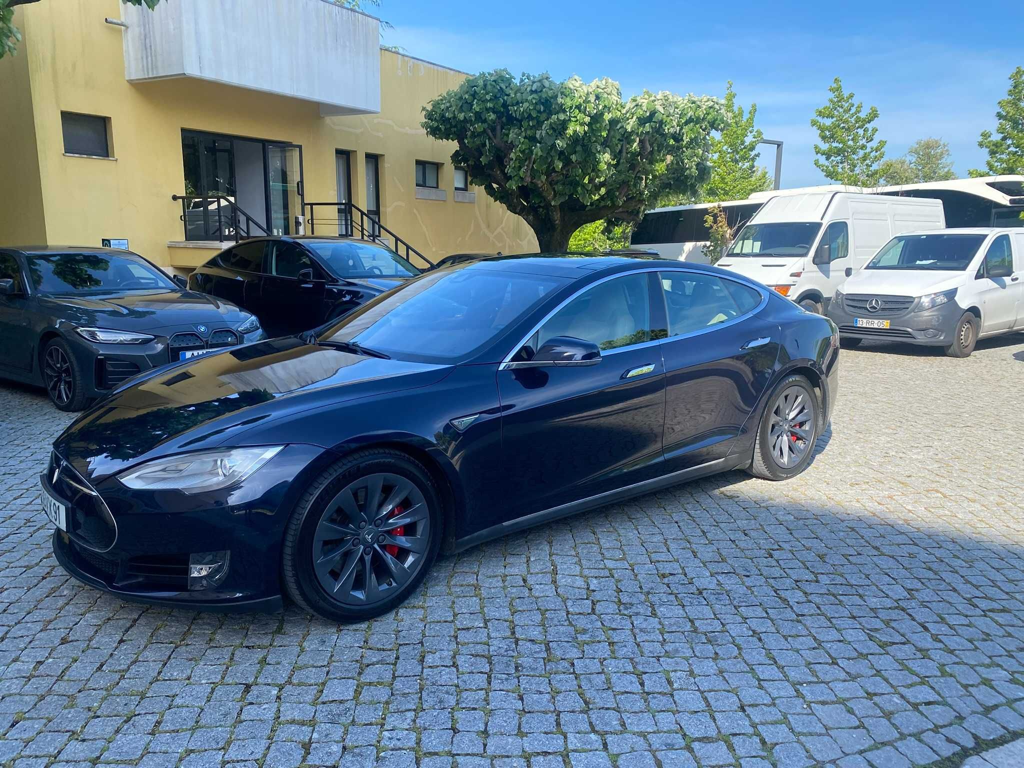 Tesla S P85D carregamentos gratuitos vitalícios SUC (código SC 01)